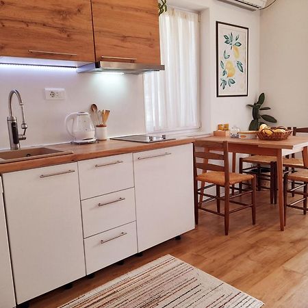 Central Modern Apt With Garden Струга Экстерьер фото