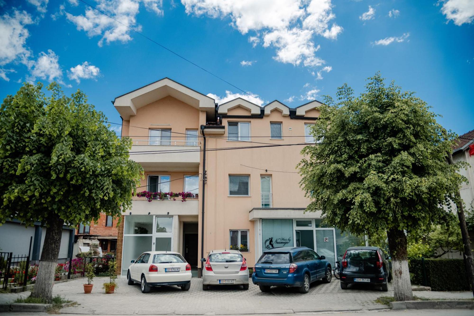 Central Modern Apt With Garden Струга Экстерьер фото